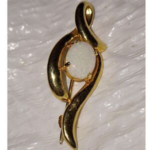 A Vintage Opal Brooch Pin Gold Tone Elegant Swirl Motif Grandmacore Iridescent